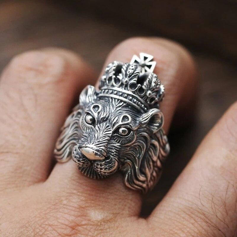 Мужское кольцо из нержавеющей стали Лев в короне Король зверей, кольцо в виде льва, размер 22
Мужское кольцо из нержавеющей стали Лев в короне Король зверей, кольцо в виде льва, размер 22