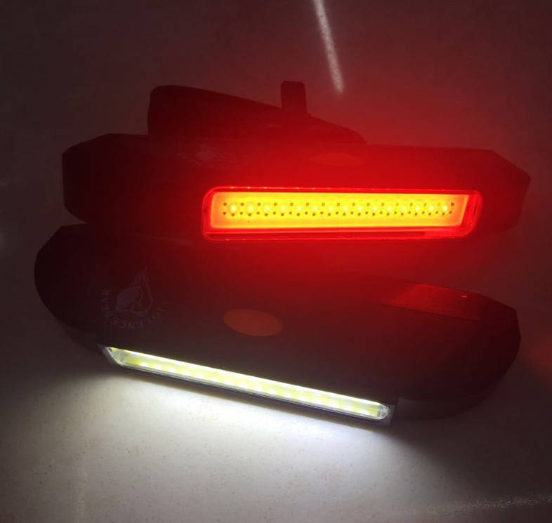 Влагозащищенный задний LED вело-габарит / COB диоды / 2 x AA / диоды: красные + синие / белые КРАСНЫЙ+БЕЛЫЙ
Влагозащищенный задний LED вело-габарит / COB диоды / 2 x AA / диоды: красные + синие / белые КРАСНЫЙ+БЕЛЫЙ