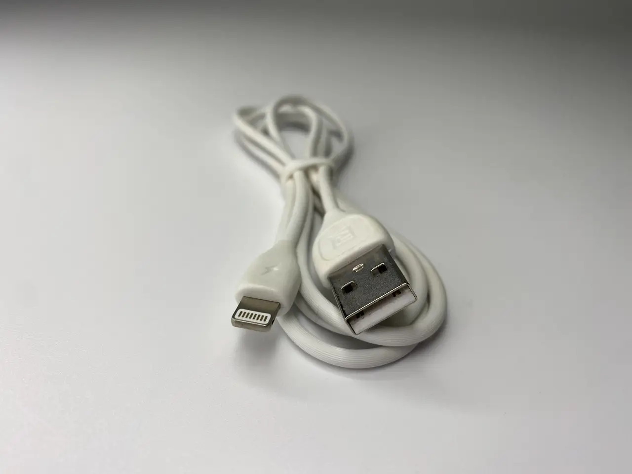 Кабель Remax 050 Lesu для Зарядки Телефона / Смартфона 1А Lightning 1 Метр Белый 
Кабель Remax 050 Lesu для Зарядки Телефона / Смартфона 1А Lightning 1 Метр Белый