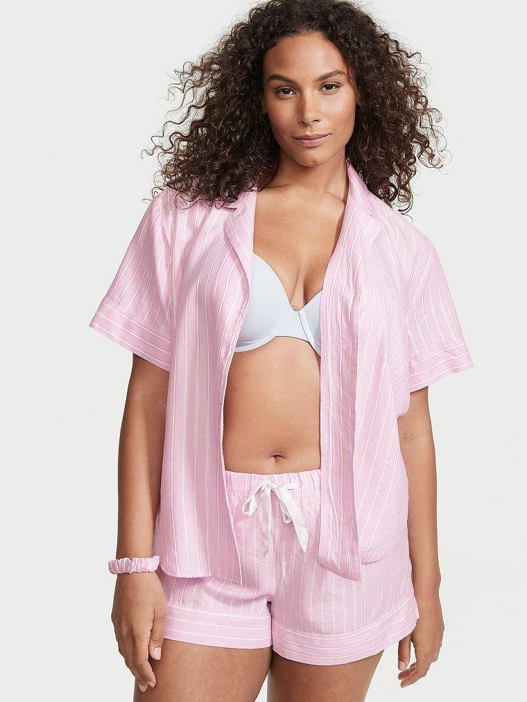 Пижама женская фланелевая с короткими рукавами и шортами от Victoria’s Secret. Размер S, L
Пижама женская фланелевая с короткими рукавами и шортами от Victoria’s Secret. Размер S, L