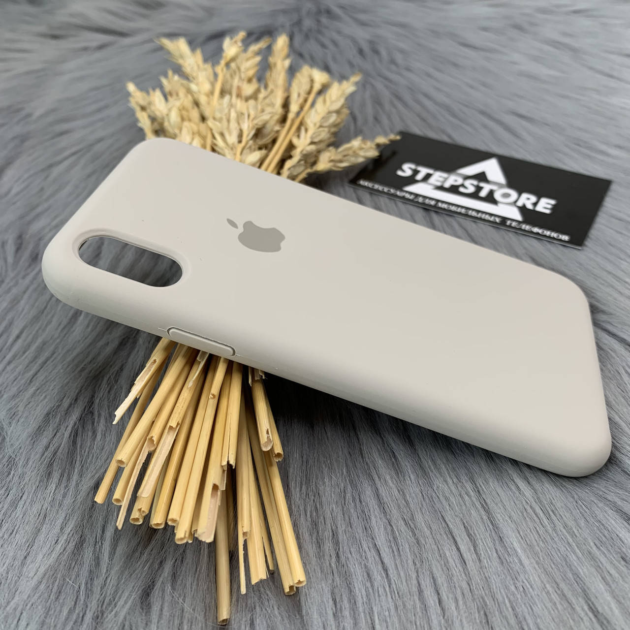 Чехол Silicone case для iPhone X (10) / Xs (10s) с открытым низом микрофиброй силиконовый 5. Серый (Stone)
Чехол Silicone case для iPhone X (10) / Xs (10s) с открытым низом микрофиброй силиконовый 5. Серый (Stone)