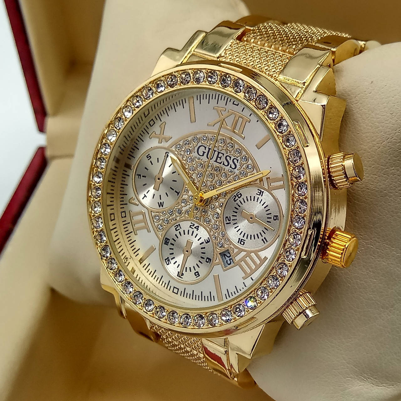Женские наручные часы Guess A191-1 золотого цвета с серебряным циферблатом на металлическом браслете с датой
Женские наручные часы Guess A191-1 золотого цвета с серебряным циферблатом на металлическом браслете с датой