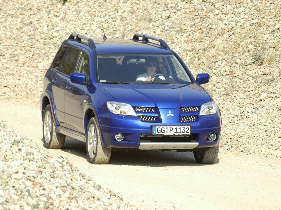 Задняя арка для Mitsubishi Outlander I (2001–2007)