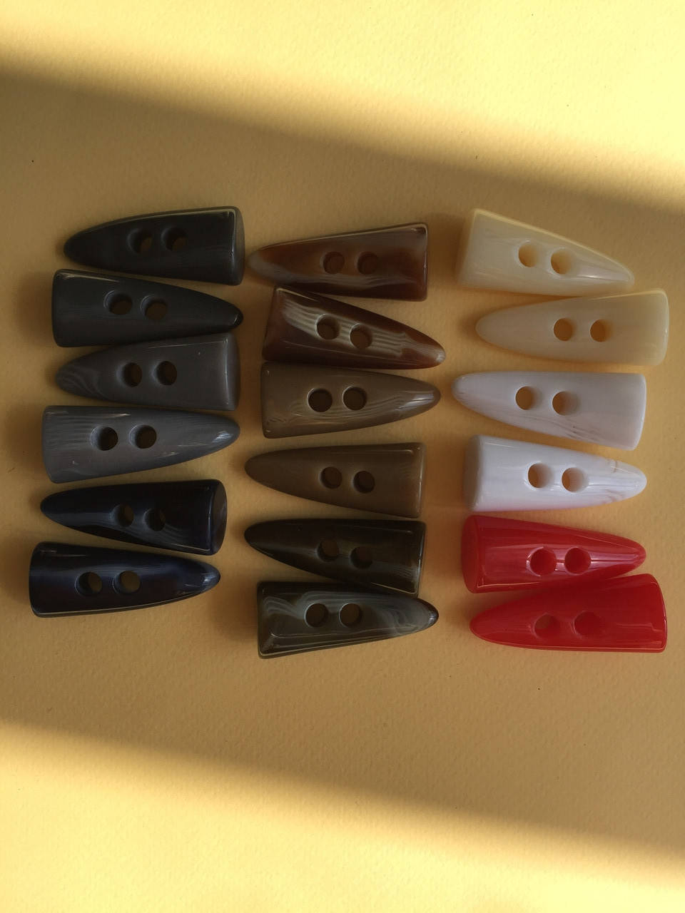 Гудзики для одягу пальтові "Рожок" 45мм
Гудзики для одягу пальтові "Рожок" 45мм