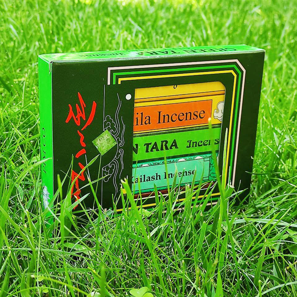 Набор тибетских благовония Green Tara (5 видов) - безосновные натуральные ароматические палочки
Набор тибетских благовония Green Tara (5 видов) - безосновные натуральные ароматические палочки