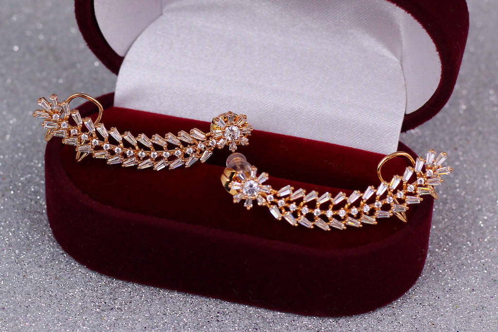 Серьги каффы Xuping Jewelry колосок из фианитов 4 см золотистые
Серьги каффы Xuping Jewelry колосок из фианитов 4 см золотистые