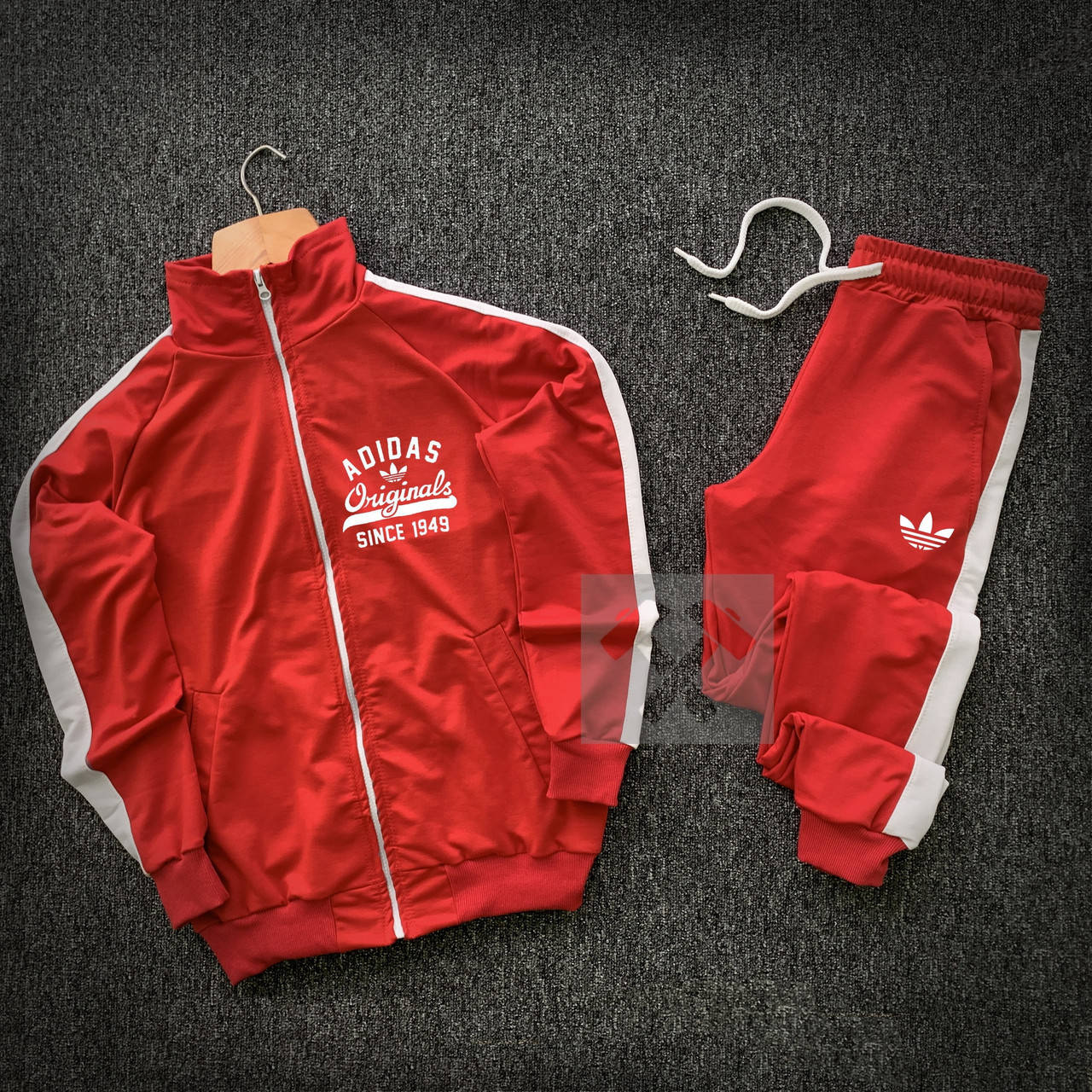 Спортивный костюм мужской Adidas Olipm красный осенний весенний демисезонный с олимпийкой Адидас ЛЮКС качества
Спортивный костюм мужской Adidas Olipm красный осенний весенний демисезонный с олимпийкой Адидас ЛЮКС качества