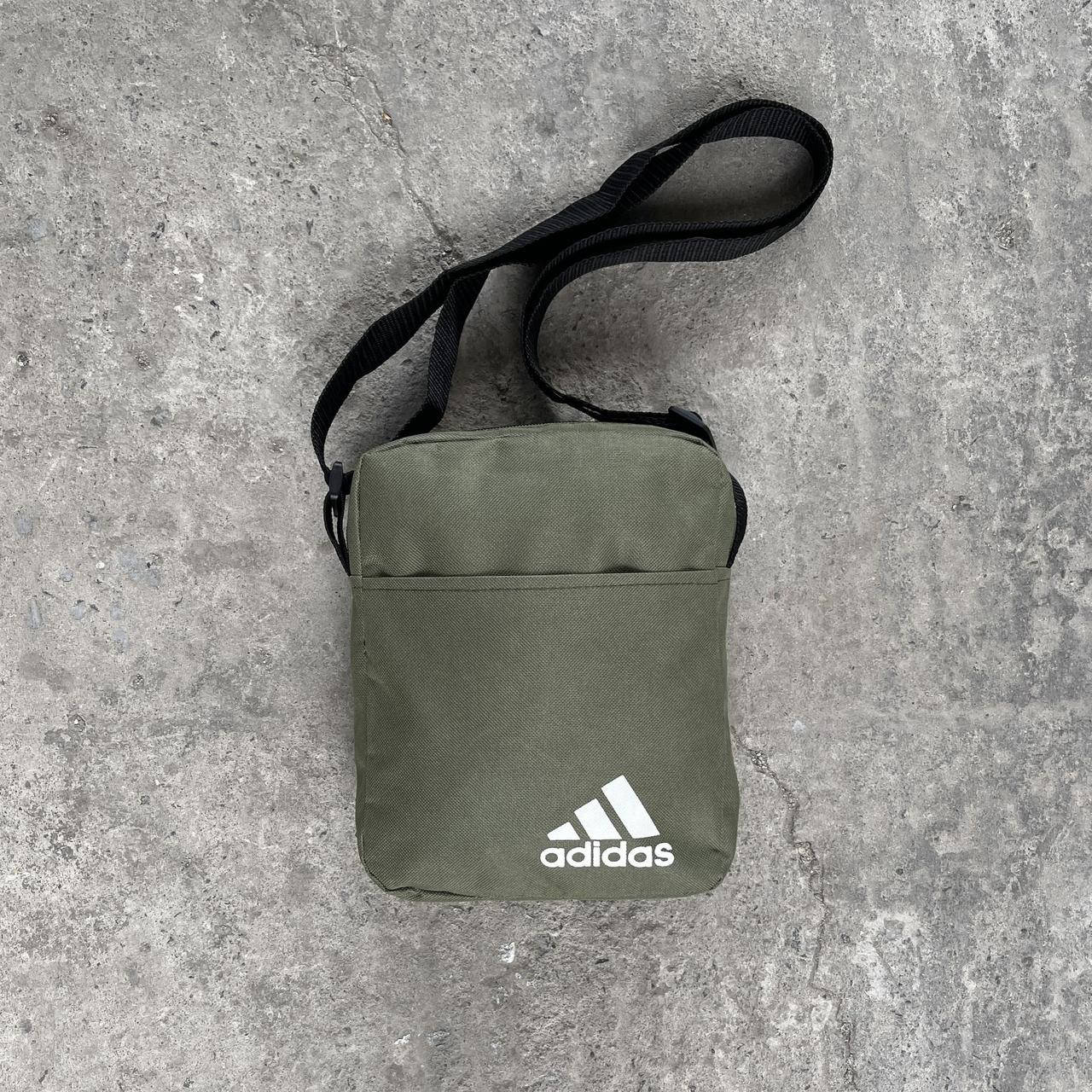 Мужская барсетка Adidas хаки тканевая через плечо , Мужские сумки и барсетки Адидас мессенджер ТОП Wear
Мужская барсетка Adidas хаки тканевая через плечо , Мужские сумки и барсетки Адидас мессенджер ТОП Wear