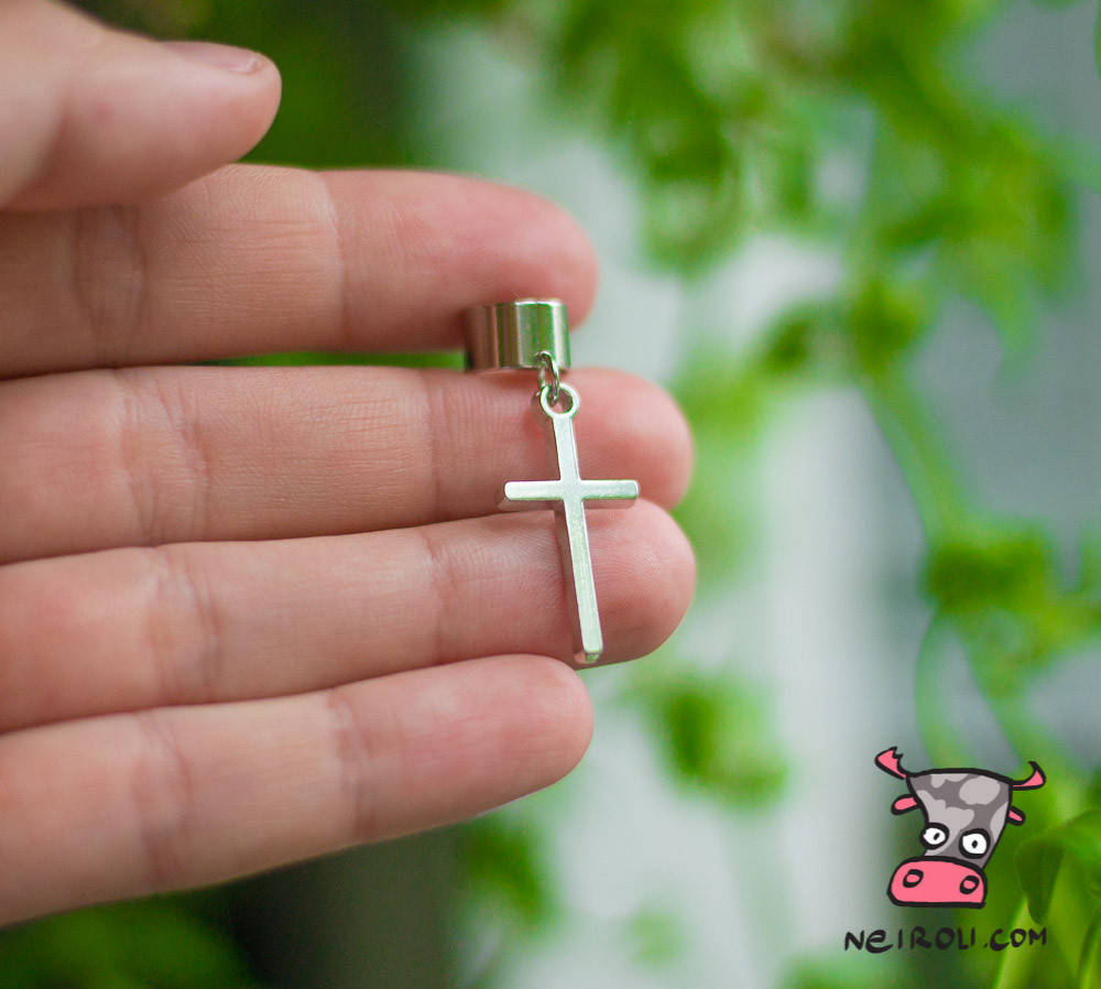 Кафф "Гладкий крест 2,5 см". Без прокола. Ручная работа 
Кафф "Гладкий крест 2,5 см". Без прокола. Ручная работа