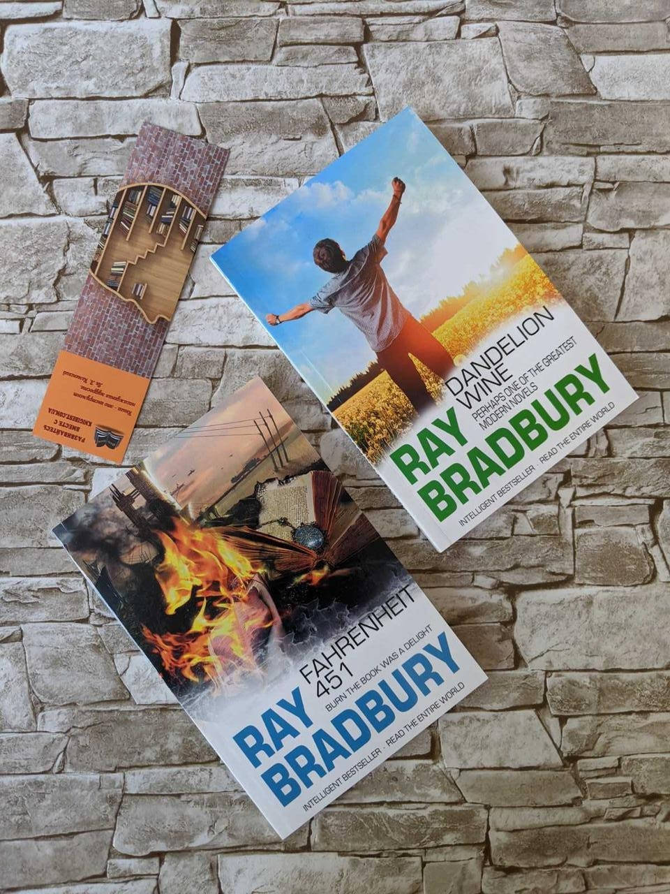 Набор книг "Dandelion wine" (Вино из одуванчиков), "Fahrenheit 451" ("451 градус по Фаренгейту") Рэй Брэдбери
Набор книг "Dandelion wine" (Вино из одуванчиков), "Fahrenheit 451" ("451 градус по Фаренгейту") Рэй Брэдбери