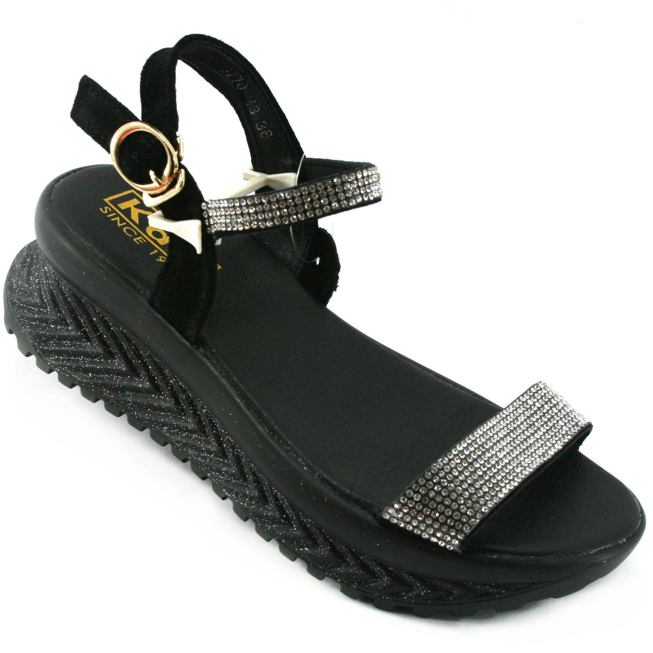 Босоножки женские черного цвета на спортивной высокой подошве из натуральной замши с камнями
Босоножки женские черного цвета на спортивной высокой подошве из натуральной замши с камнями