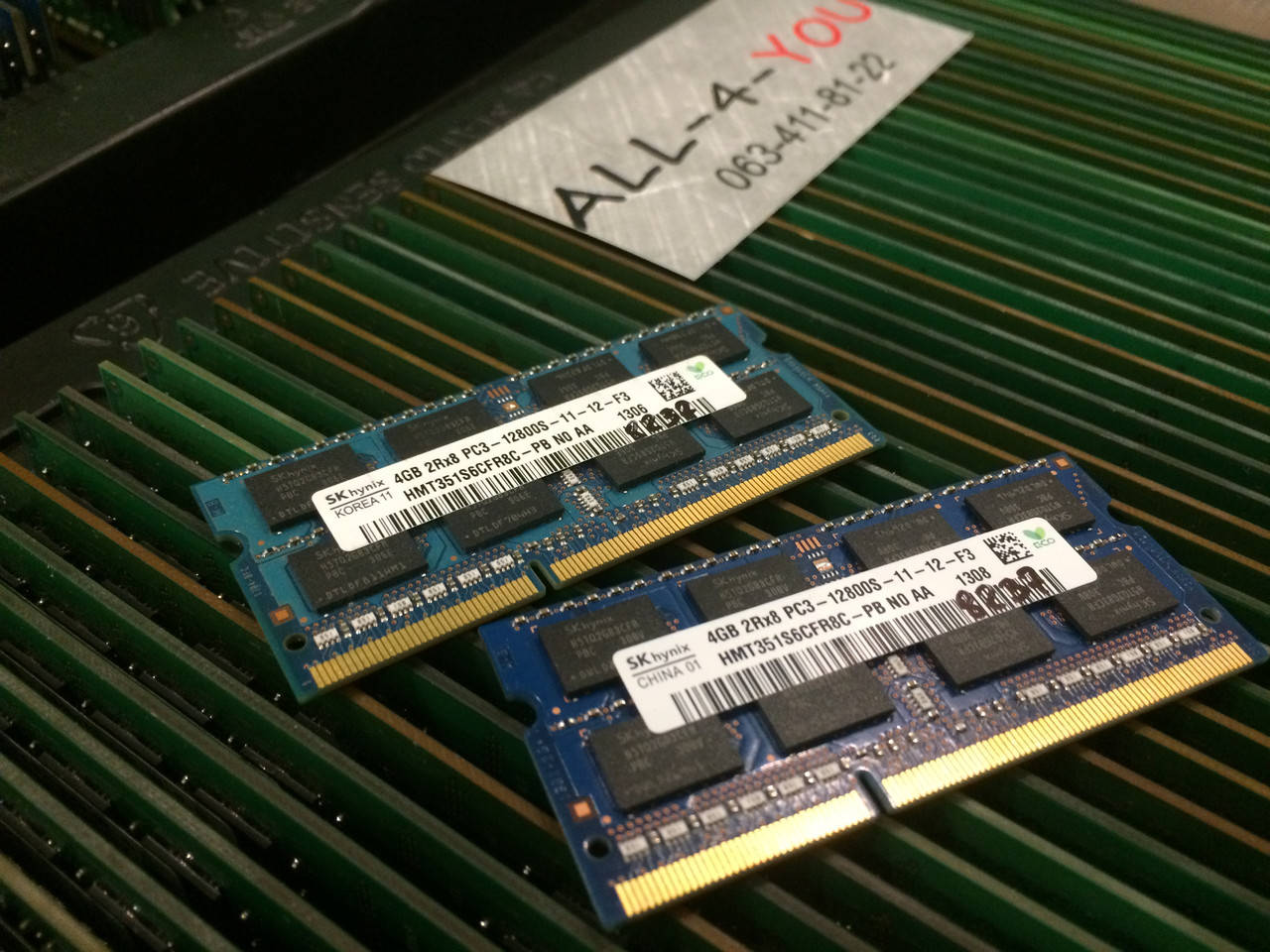 Оперативна пам`ять HYNIX DDR3 4GB SO-DIMM PC3 12800S 1600mHz Intel/AMD 
Оперативна пам`ять HYNIX DDR3 4GB SO-DIMM PC3 12800S 1600mHz Intel/AMD