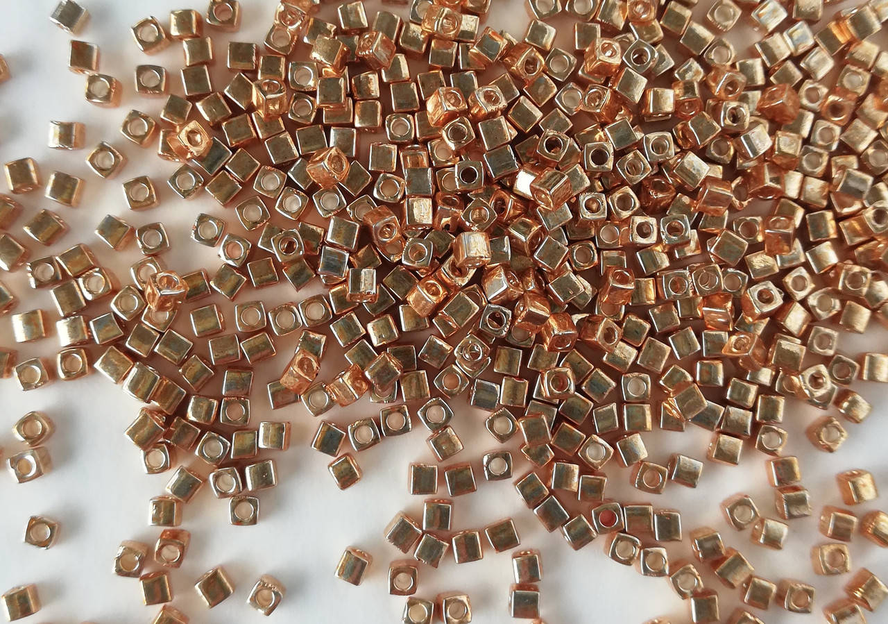 Miyuki Square Beads 1,8 мм SB1053 Galvanized Yellow Gold - Покриття може стиратися з часом
Miyuki Square Beads 1,8 мм SB1053 Galvanized Yellow Gold - Покриття може стиратися з часом