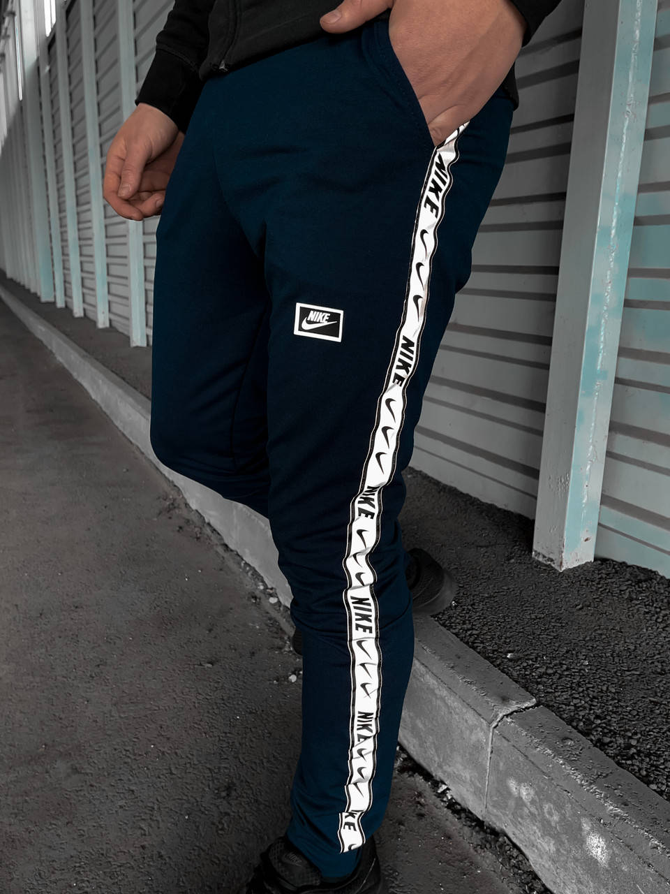 Штаны Спортивные мужские Nike (найк) с рефлективом Liner Осенние | Весенние | Летние Синий, XL
Штаны Спортивные мужские Nike (найк) с рефлективом Liner Осенние | Весенние | Летние Синий, XL