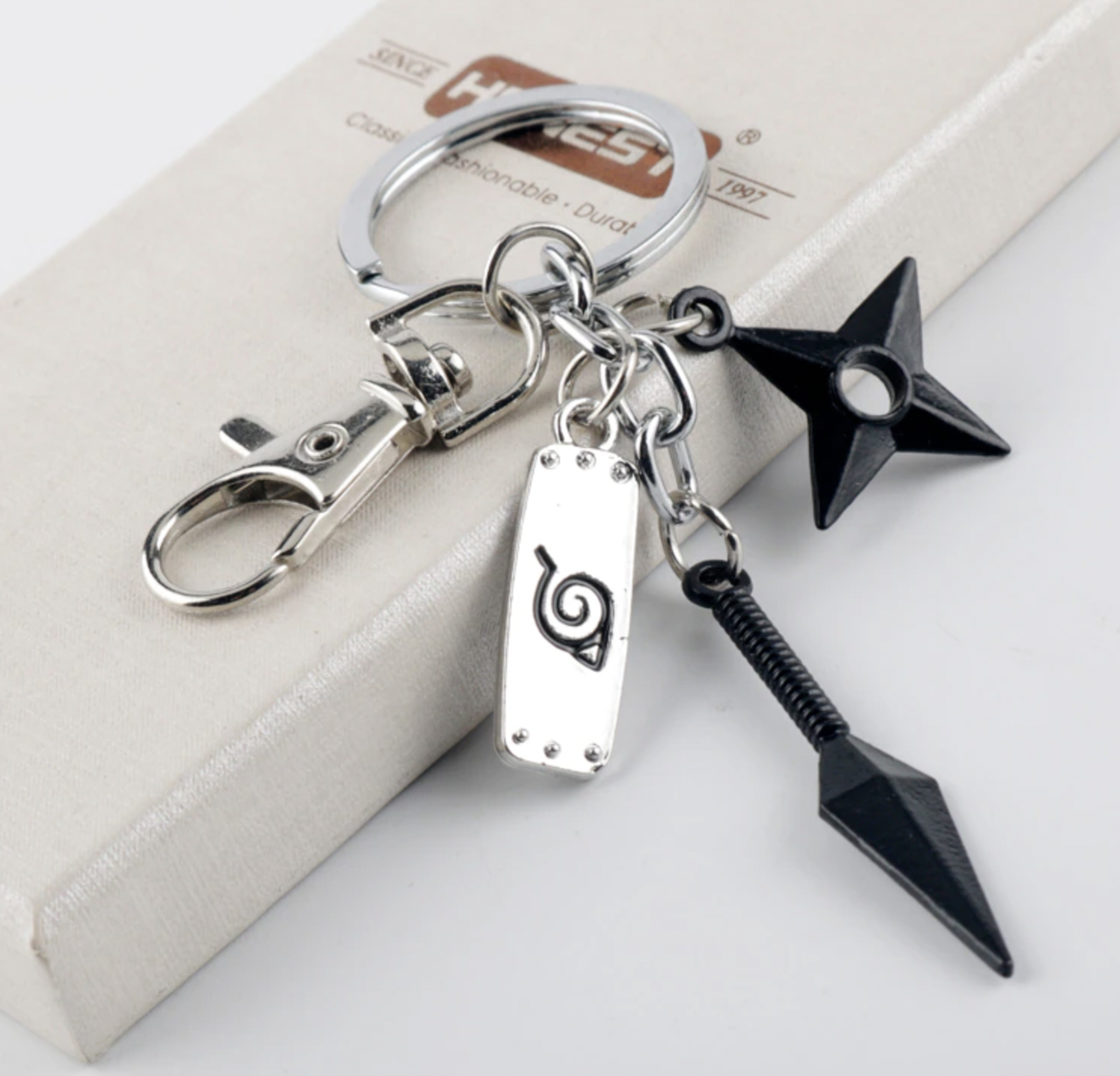 Брелок Наруто Ниндзя из аниме Naruto с Кунаем, Сюрикеном и знаком Конохи, Keychain Anime Cosplay
Брелок Наруто Ниндзя из аниме Naruto с Кунаем, Сюрикеном и знаком Конохи, Keychain Anime Cosplay