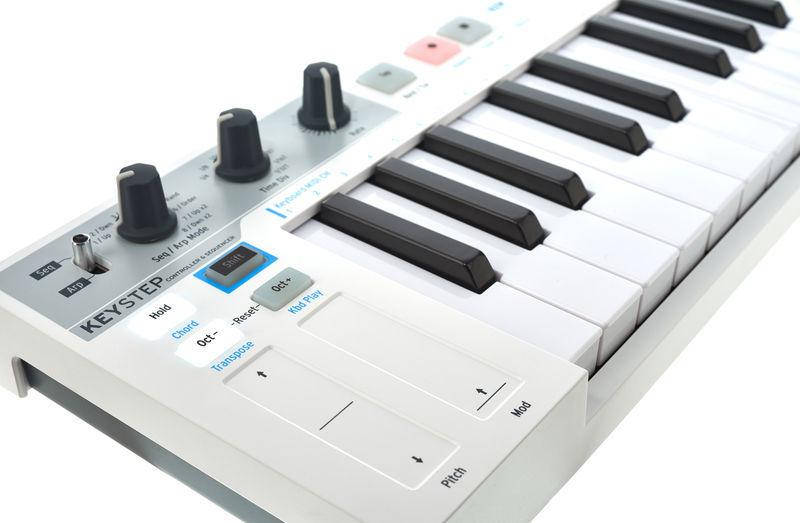 MIDI-контроллер Arturia KeyStep
MIDI-контроллер Arturia KeyStep