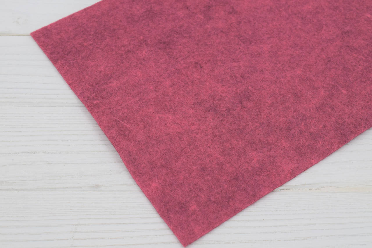 Американский мягкий фетр 1,5 мм (20х30 см) - №08 рубиново-красный (2212 ruby red slippers)
Американский мягкий фетр 1,5 мм (20х30 см) - №08 рубиново-красный (2212 ruby red slippers)