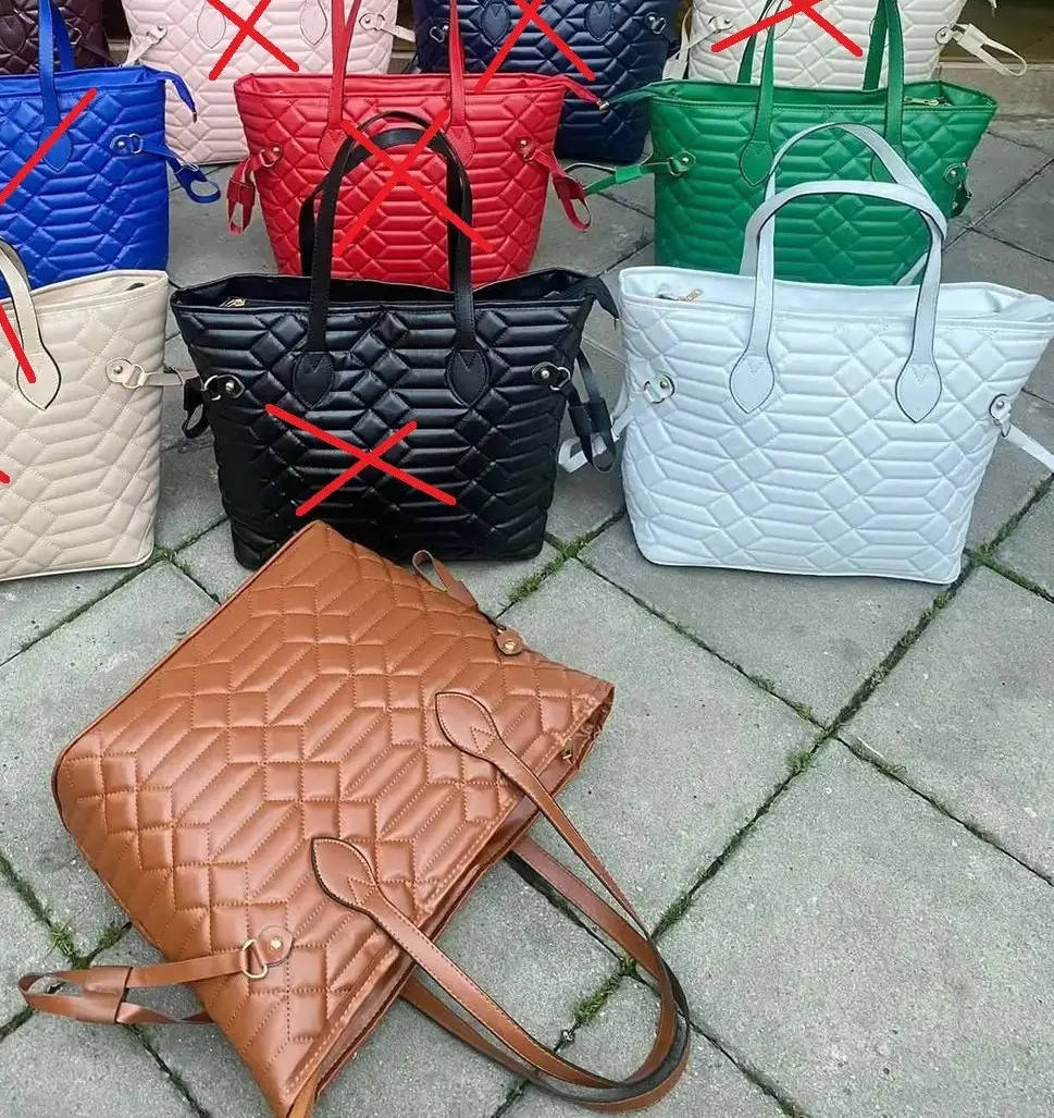 Сумочка женская стеганая 29*32 см прямоугольная на молнии в разных цветах Dpolo, Разные цвета
Сумочка женская стеганая 29*32 см прямоугольная на молнии в разных цветах Dpolo, Разные цвета