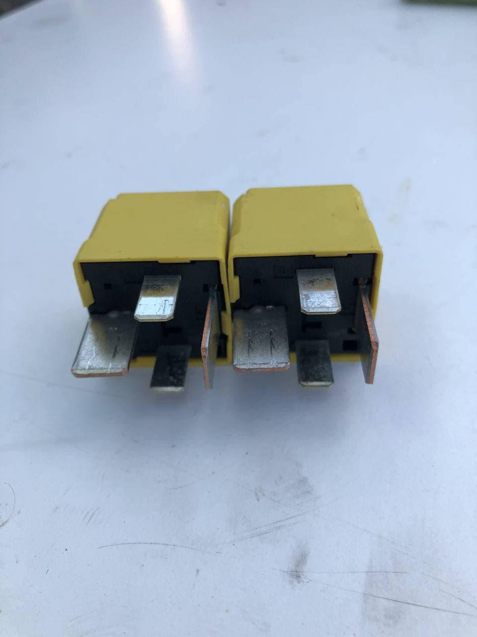 Автомобильное реле 4RA 007 793-06. 90 226 846 GM Hella Opel Astra H запчасти б\у шрот
Автомобильное реле 4RA 007 793-06. 90 226 846 GM Hella Opel Astra H запчасти б\у шрот