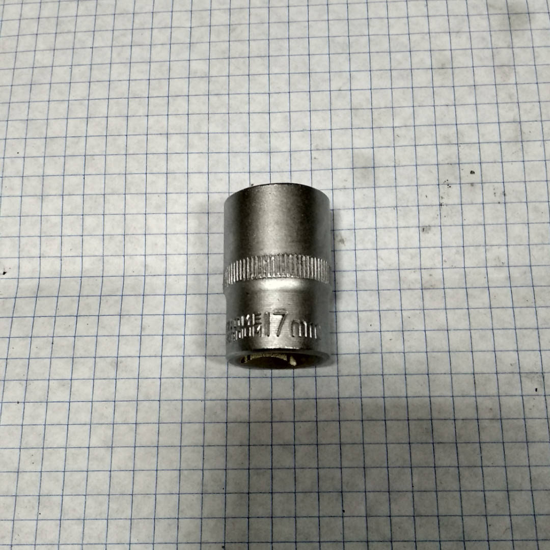 Насадка шестигранная CrV 1/2 17мм
Насадка шестигранная CrV 1/2 17мм