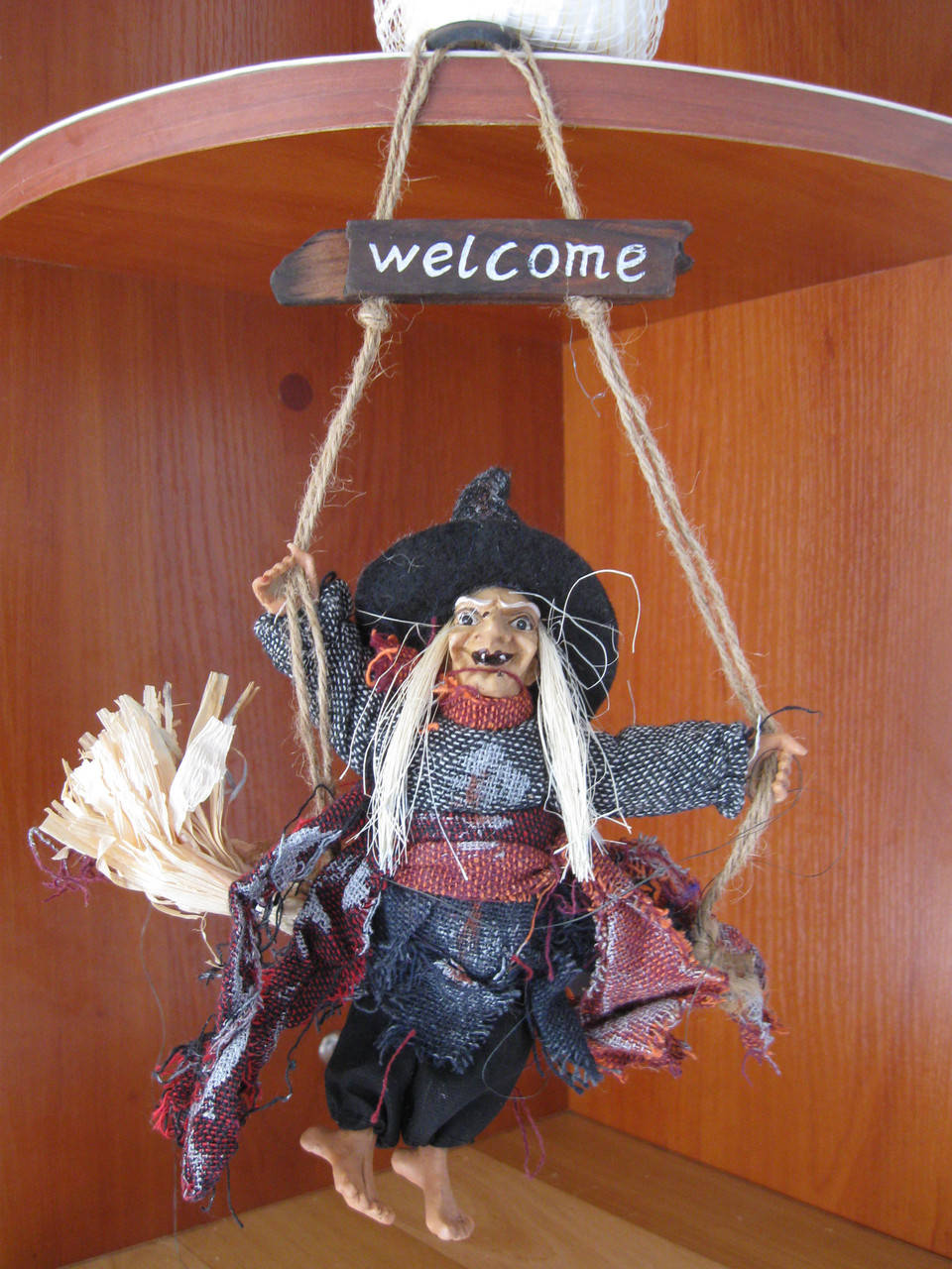 Баба Яга на метле Welcom сувенирная, Разные цвета
Баба Яга на метле Welcom сувенирная, Разные цвета