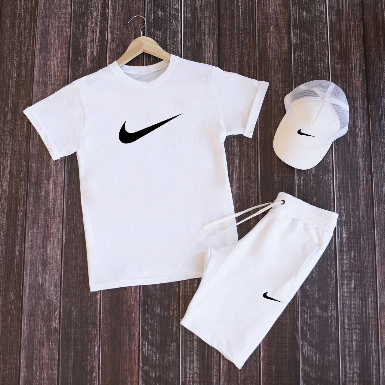 Комплект мужской Футболка + Шорты + Кепка Nike летний белый | Спортивный костюм Найк ТОП качества
Комплект мужской Футболка + Шорты + Кепка Nike летний белый | Спортивный костюм Найк ТОП качества