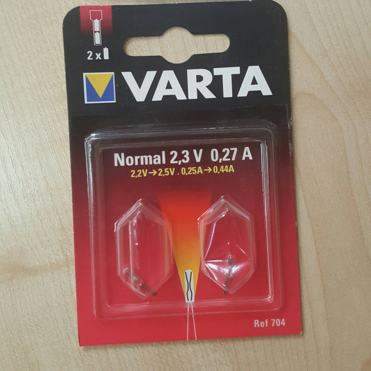 Лампочка Varta 704 для фонаря, аргон, 2.3В, 0.27А 
Лампочка Varta 704 для фонаря, аргон, 2.3В, 0.27А