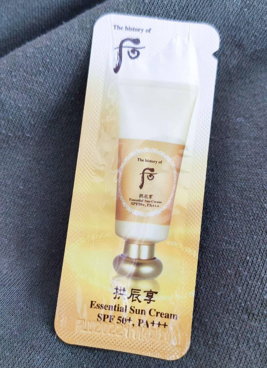 Увлажняющий солнцезащитный крем для лица The History of Whoo Essential Sun Cream SPF50+ PA+++ - Пробник
Увлажняющий солнцезащитный крем для лица The History of Whoo Essential Sun Cream SPF50+ PA+++ - Пробник