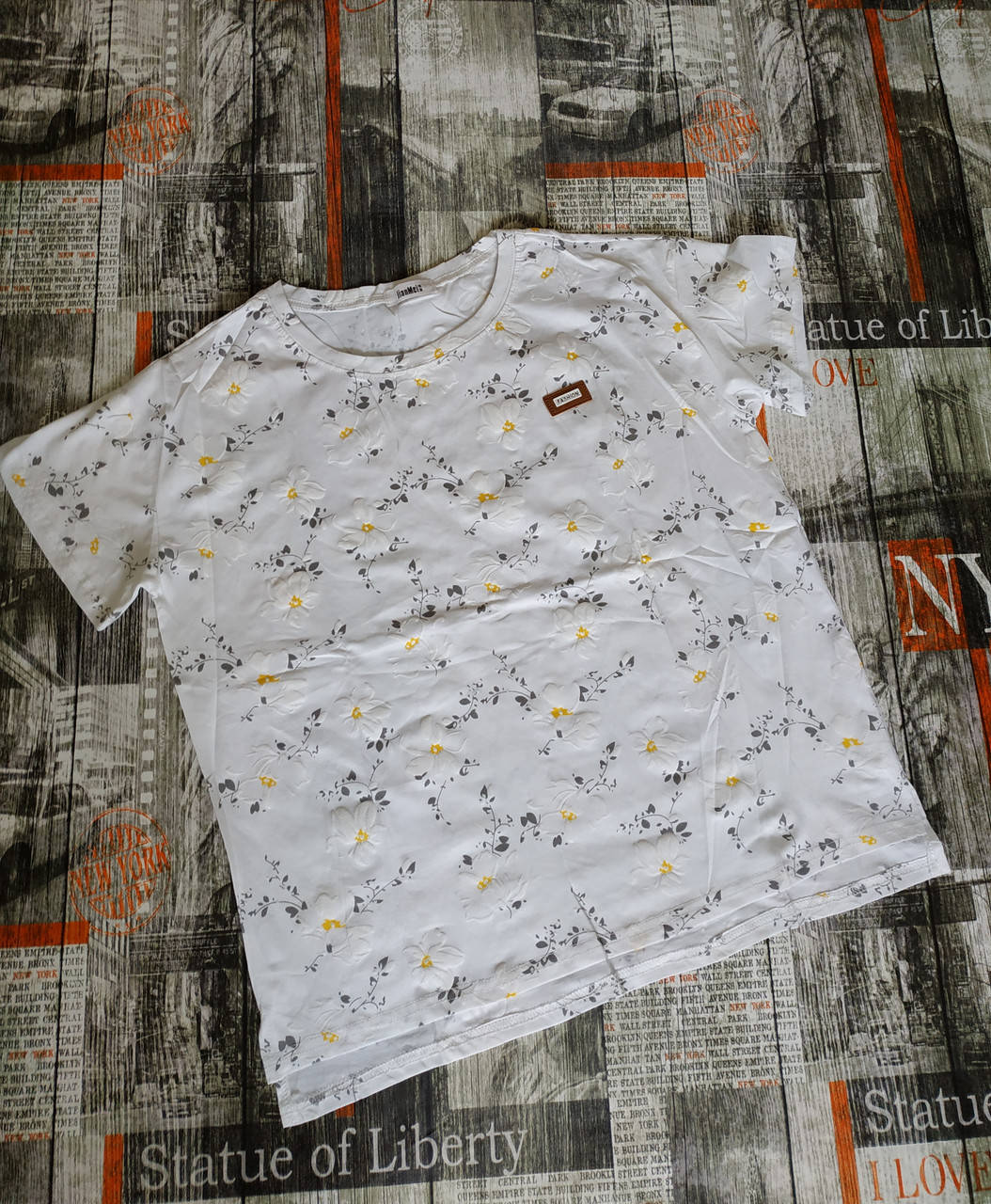 Женская стильная футболка, Белый
Женская стильная футболка, Белый