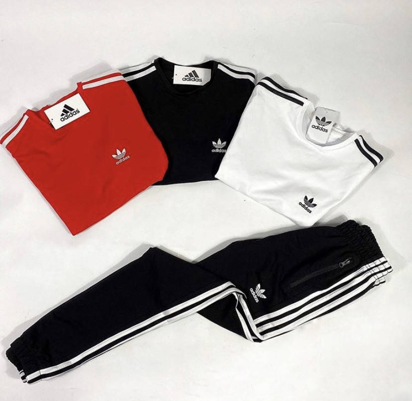 Спортивные штаны + Футболка Adidas (Адидас) белый | Комплект мужской весенний летний с лампасами ЛЮКС качества, Черный
Спортивные штаны + Футболка Adidas (Адидас) белый | Комплект мужской весенний летний с лампасами ЛЮКС качества, Черный