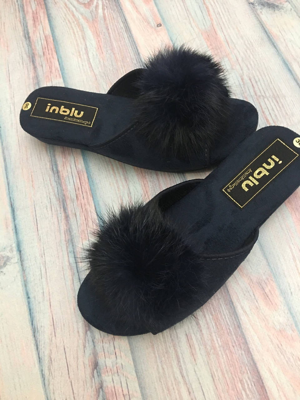 Женские тапочки Inblu(синий) на невысокой танкетке 2,5см только 39(25,2см) размер.полномерные.
Женские тапочки Inblu(синий) на невысокой танкетке 2,5см только 39(25,2см) размер.полномерные.