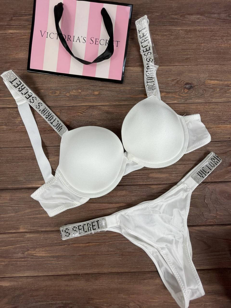 Женское нижнее белье Victoria's Secret белое, комплект нижнего белья Виктория Сикрет со стразами 85B, Белый
Женское нижнее белье Victoria's Secret белое, комплект нижнего белья Виктория Сикрет со стразами 85B, Белый