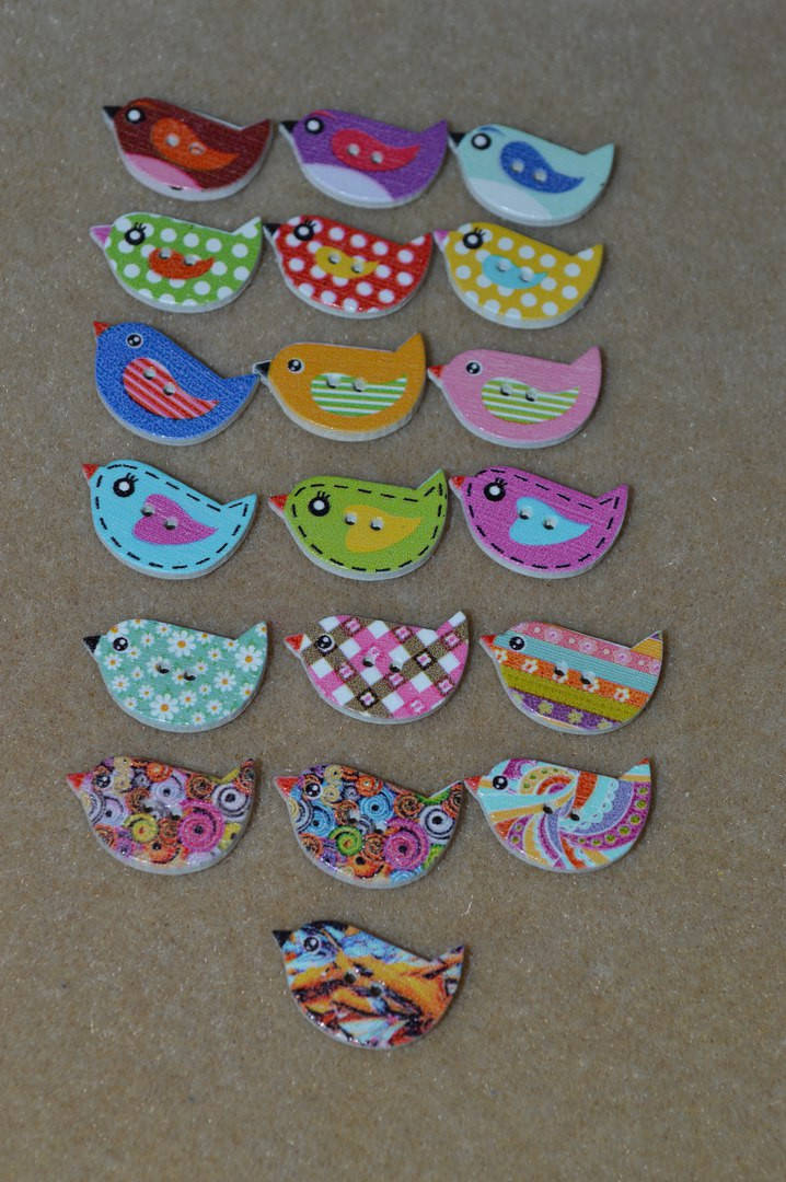 Деревянная пуговица птичка 22*16 мм
Деревянная пуговица птичка 22*16 мм