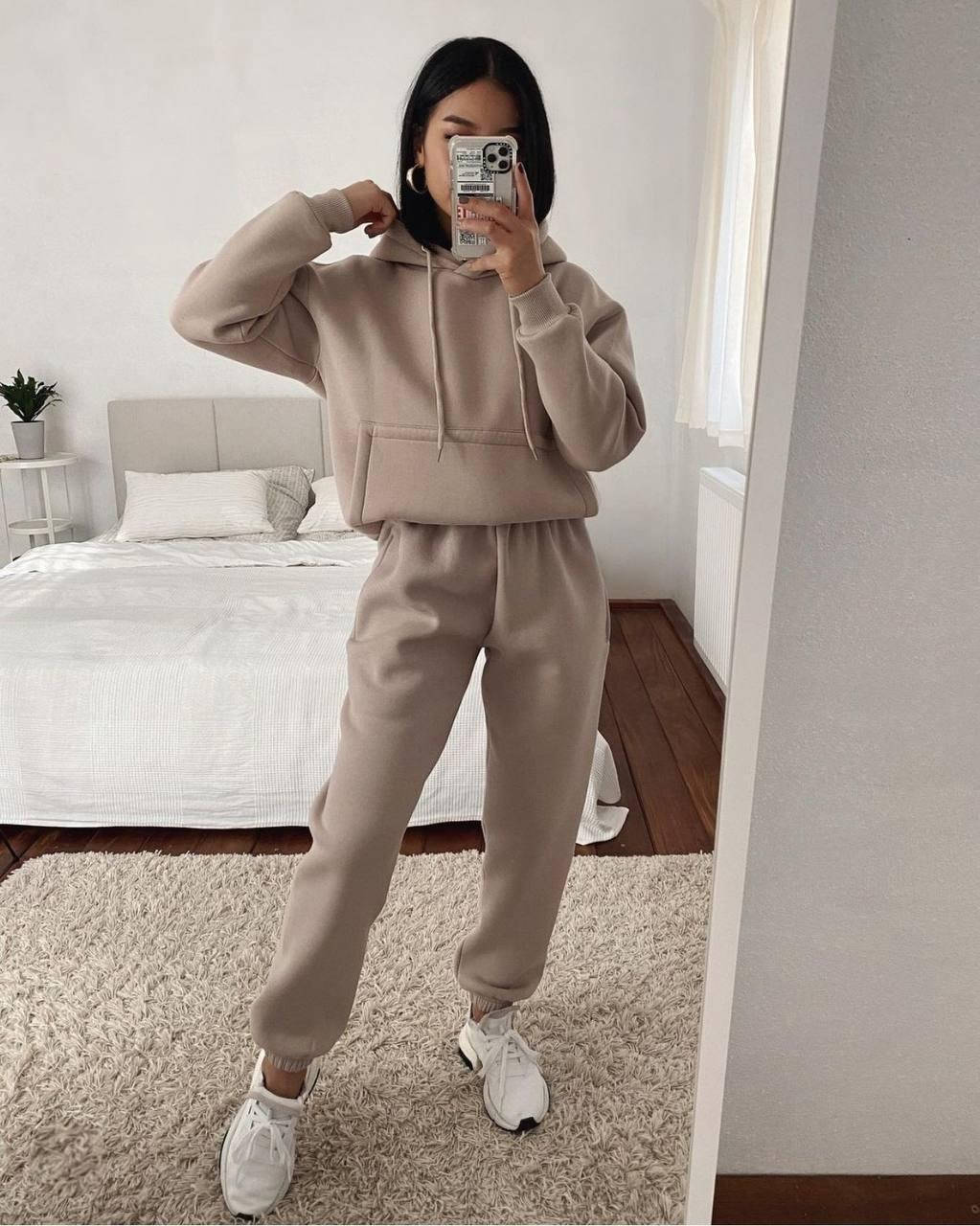 Женский спортивный / прогулочный костюм из двунитки oversize с карманом кенгуру (чёрный, белый, бежевый ..) Бежевый, 42/46
Женский спортивный / прогулочный костюм из двунитки oversize с карманом кенгуру (чёрный, белый, бежевый ..) Бежевый, 42/46
