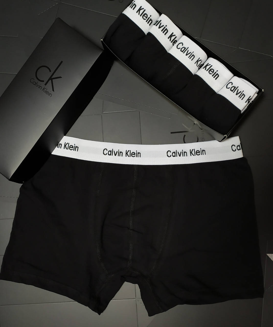 Трусы мужские боксеры Calvin Klein 5 шт набор в подарочной упаковке Боксеры трусы шорты кельвин кляйн L
Трусы мужские боксеры Calvin Klein 5 шт набор в подарочной упаковке Боксеры трусы шорты кельвин кляйн L