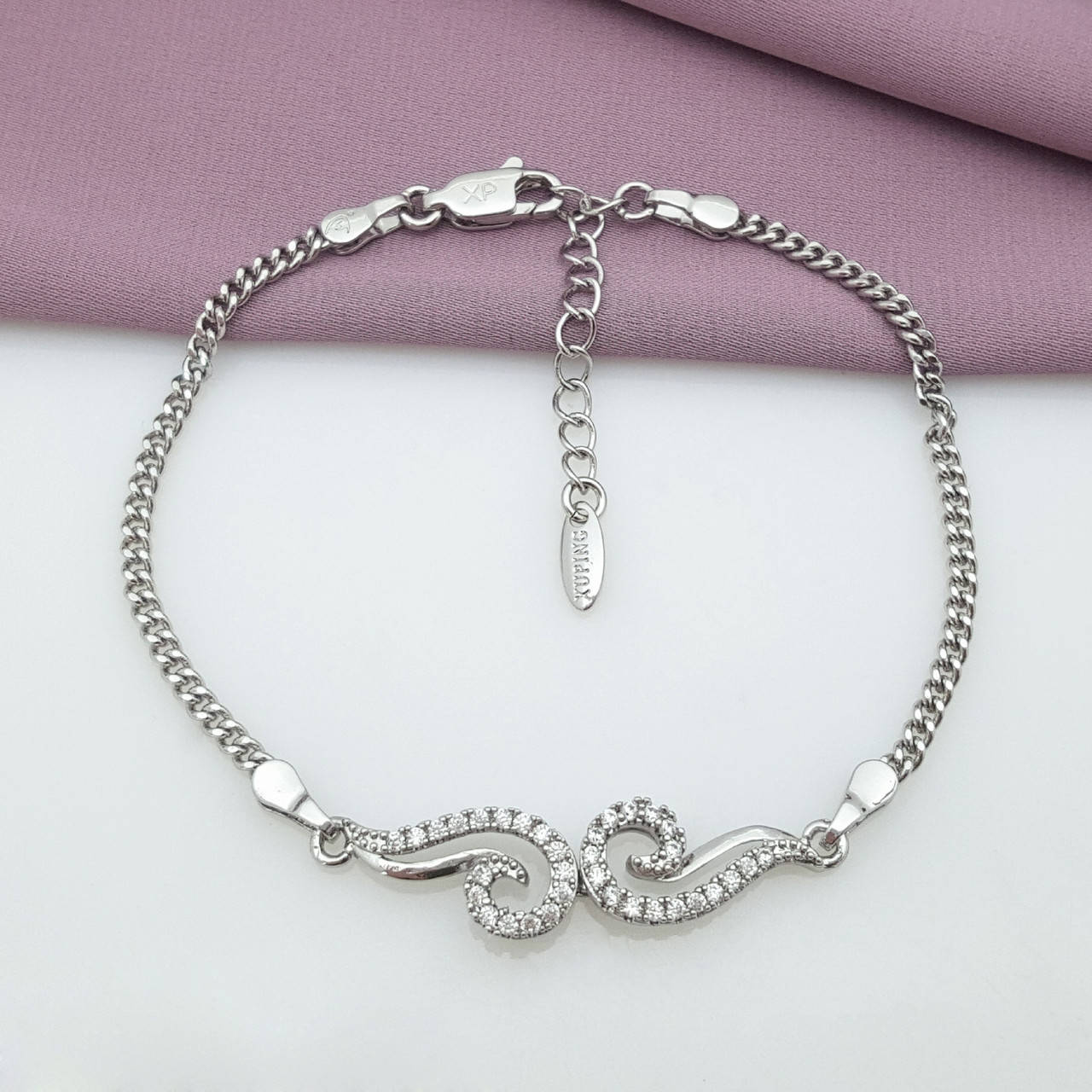 Браслет родированный, Вензеля в россыпи камней, р.17-20, медсталь