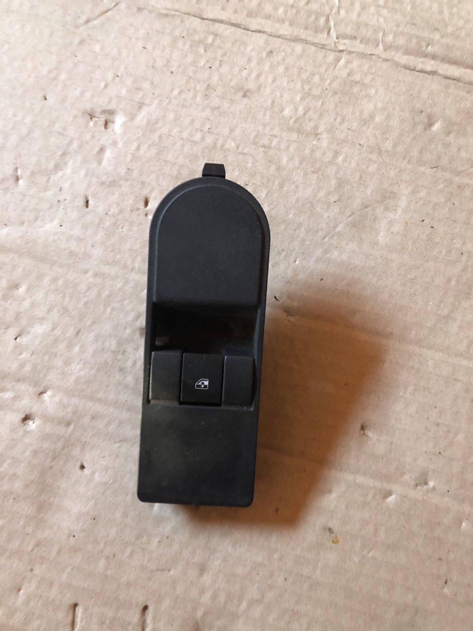 Панель переключателя стекла кнопка стеклоподьемника GM13228709 Opel Zafira B Astra H запчасти б\у
Панель переключателя стекла кнопка стеклоподьемника GM13228709 Opel Zafira B Astra H запчасти б\у