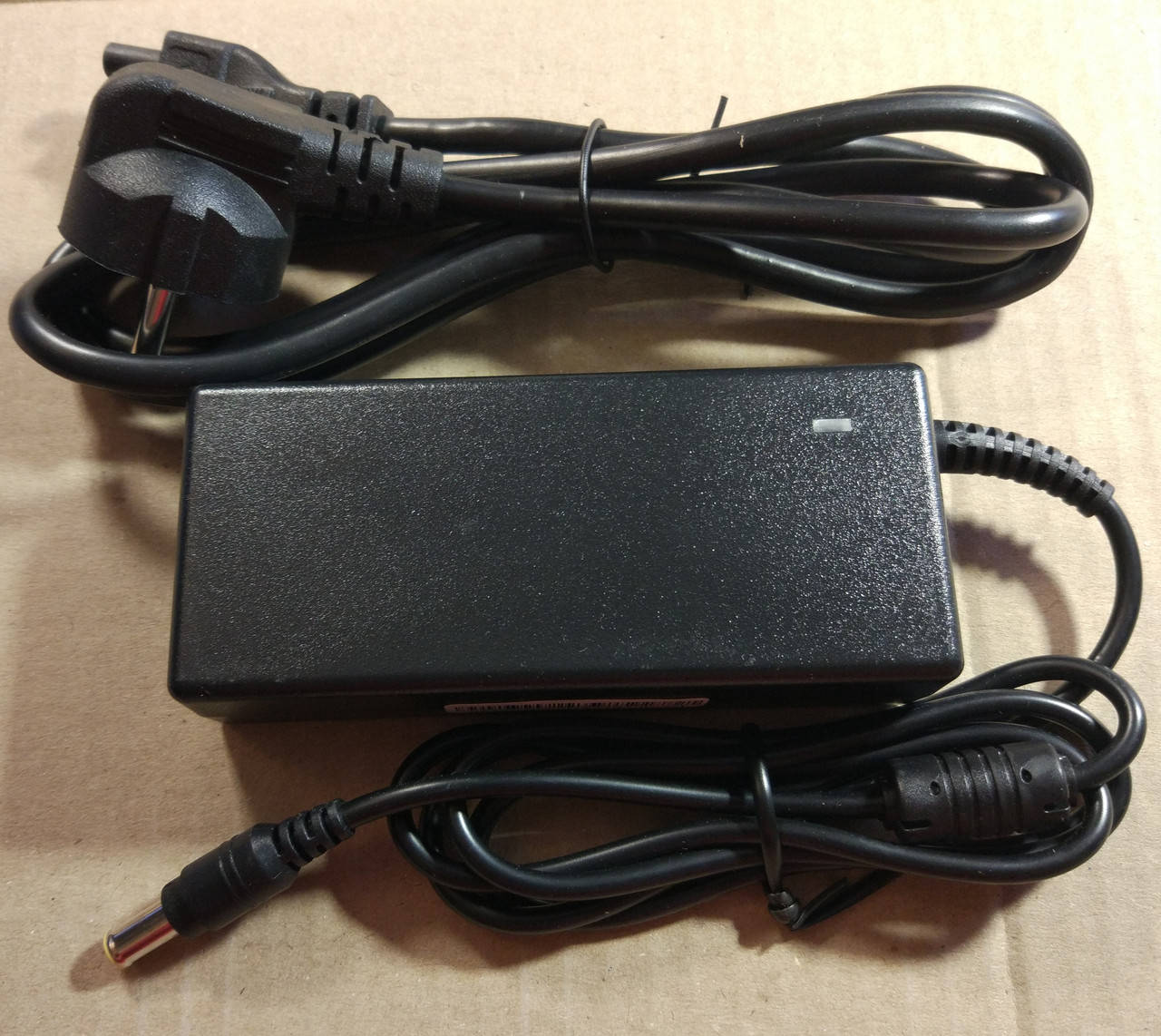 PS036 SAMSUNG LG 14V 3A 6.5x4.4 Блок живлення Адаптер Зарядний пристрій монітора ноутбука Блок питания
PS036 SAMSUNG LG 14V 3A 6.5x4.4 Блок живлення Адаптер Зарядний пристрій монітора ноутбука Блок питания