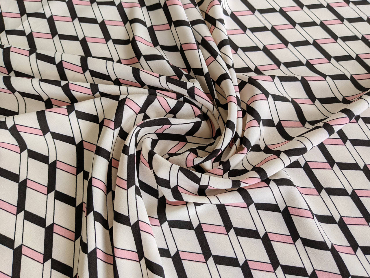 Супер софт геометрическая сетка, розовый
Супер софт геометрическая сетка, розовый