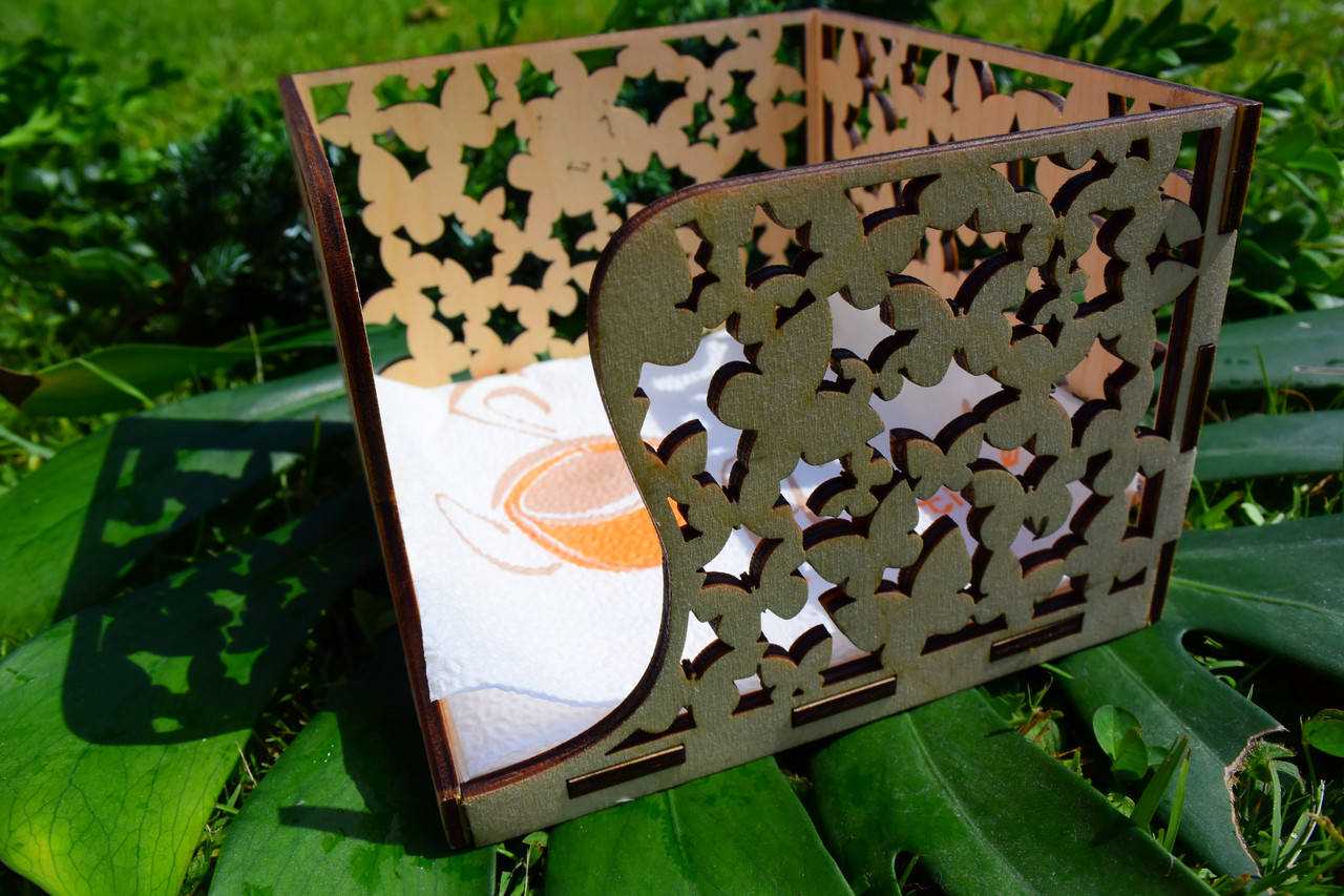 Серветниця дерев’яна.
Серветниця дерев’яна.