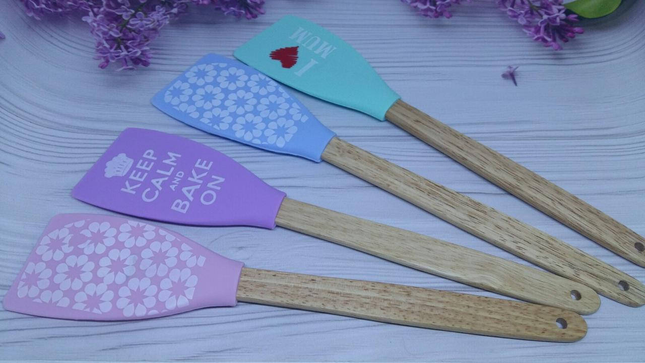 Лопатка силиконовая с деревянной ручкой
Лопатка силиконовая с деревянной ручкой