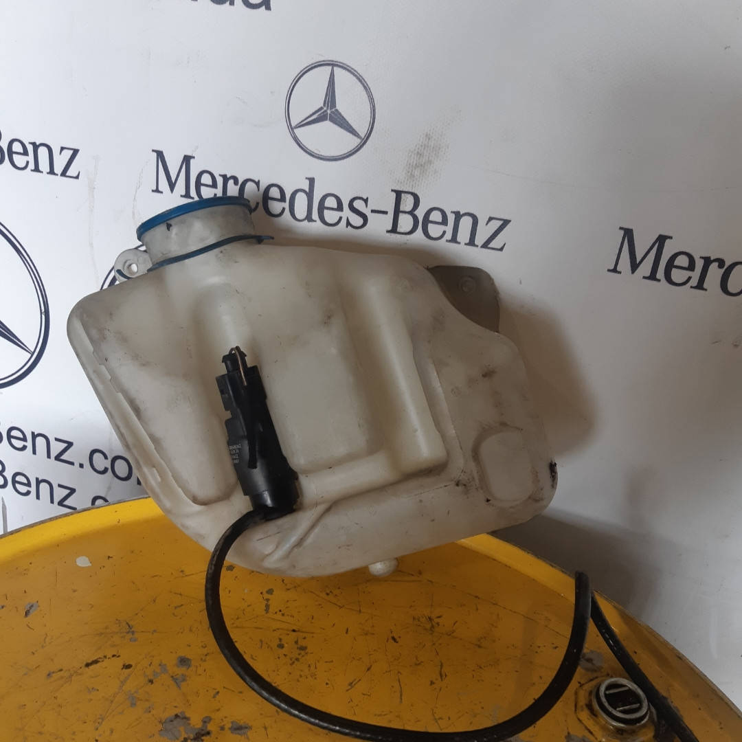 Бачок омывателя Mercedes Vito (W639) 2003-2014 A6398690220, A6398600560,A6398600660,A6398600960, A6398601060
Бачок омывателя Mercedes Vito (W639) 2003-2014 A6398690220, A6398600560,A6398600660,A6398600960, A6398601060