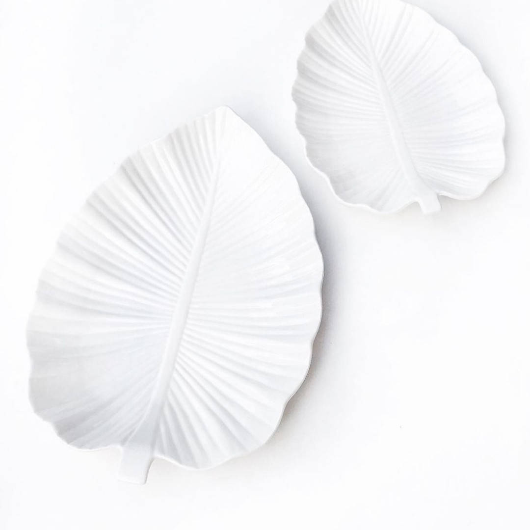 Набор 2 сервировочные блюда "White City Лист" 25см (белый фарфор) 
Набор 2 сервировочные блюда "White City Лист" 25см (белый фарфор)