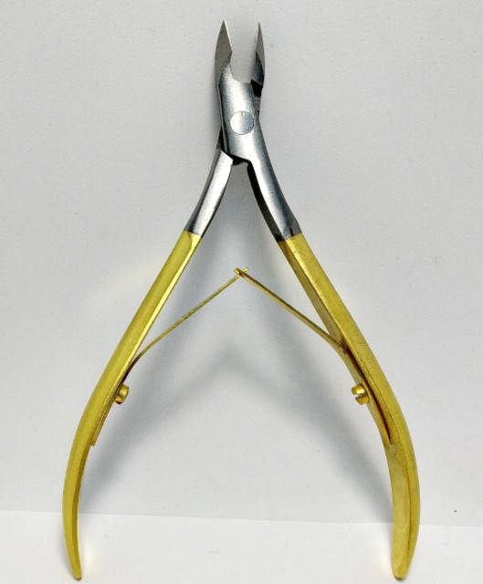 Кусачки для удаления кутикулы маникюрные профессиональные SPL 7 мм 9410
Кусачки для удаления кутикулы маникюрные профессиональные SPL 7 мм 9410