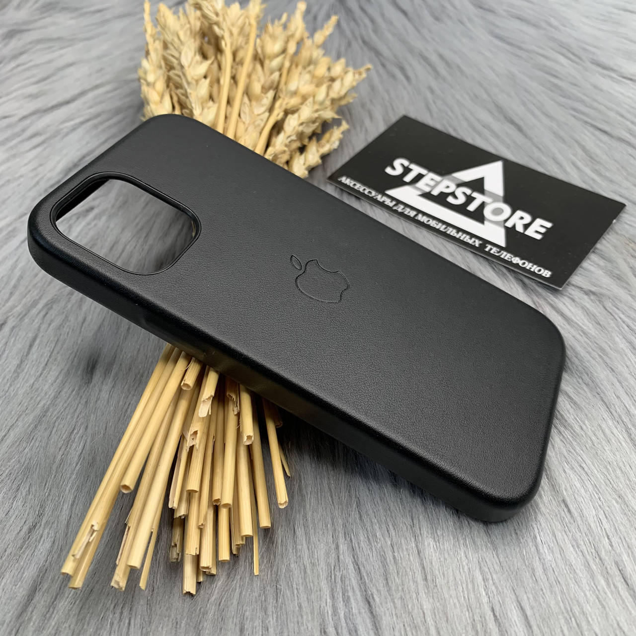 Чехол кожаный Leather case для iPhone 12 pro max с микрофиброй открыт низ чёрный black противоударный, Черный
Чехол кожаный Leather case для iPhone 12 pro max с микрофиброй открыт низ чёрный black противоударный, Черный