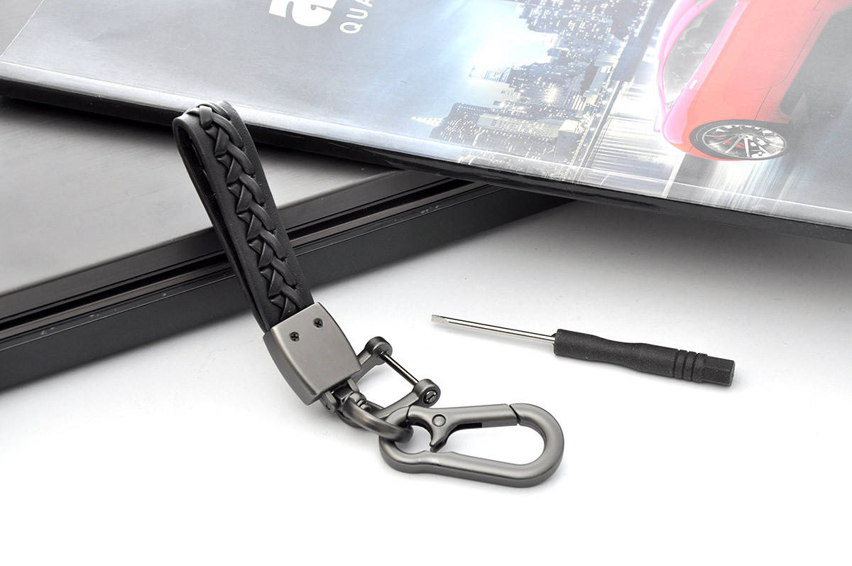 Брелок косичка c экокожи с логотипом авто Citroen, Черный 
Брелок косичка c экокожи с логотипом авто Citroen, Черный