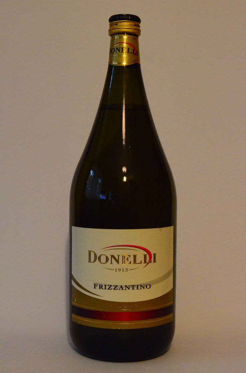 Вино слабогазированое белое полусладкое Frizantino Donelli (Фризантино Донелли), 1,5 л 
Вино слабогазированое белое полусладкое Frizantino Donelli (Фризантино Донелли), 1,5 л
