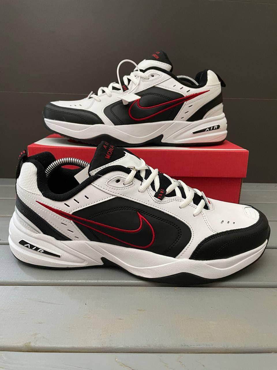 Nike Air Monarch белые с черным мужские демисезонные кроссовки. Лето/осень/весна, мужские кожаные кроссовки., Белый
Nike Air Monarch белые с черным мужские демисезонные кроссовки. Лето/осень/весна, мужские кожаные кроссовки., Белый