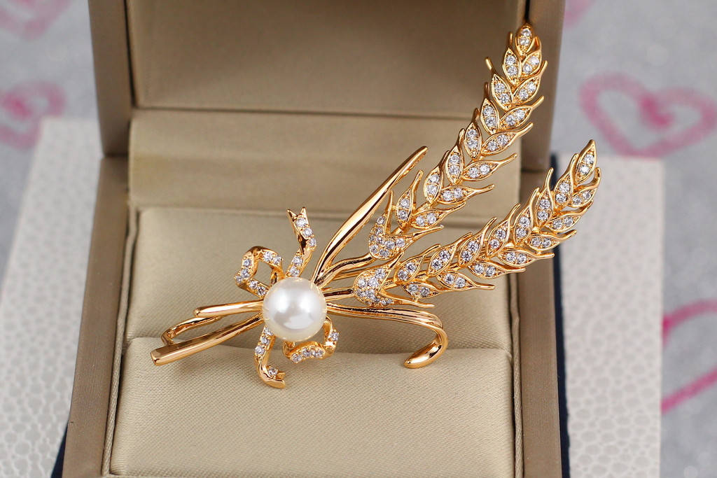 Брошь Xuping Jewelry колоски бантик с жемчужиной 8 см золотистая
Брошь Xuping Jewelry колоски бантик с жемчужиной 8 см золотистая
