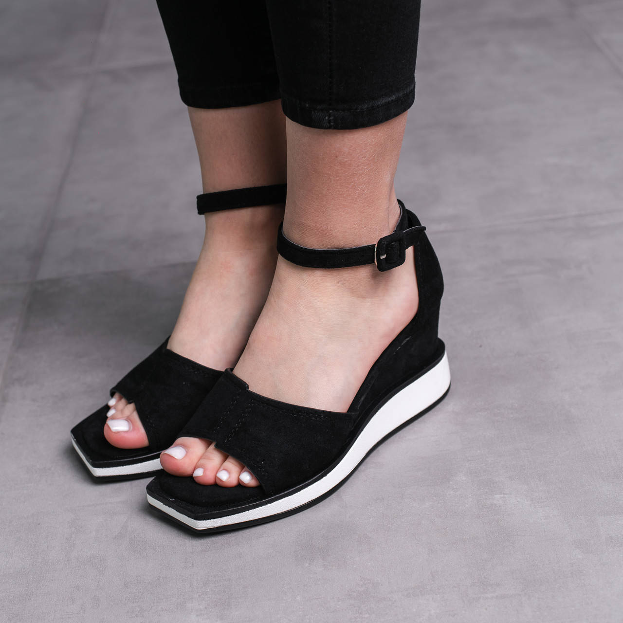 Женские босоножки Fashion Avery 3689 36 размер 23,5 см Черный 
Женские босоножки Fashion Avery 3689 36 размер 23,5 см Черный